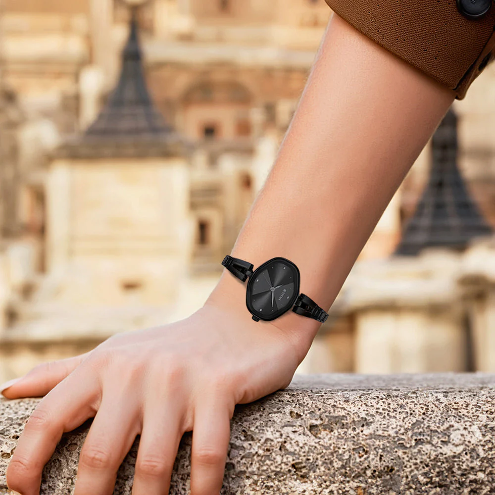Titan Karishma Quartz Analog Black Dial Black Stainless Steel Strap Watch For Women - Image 7